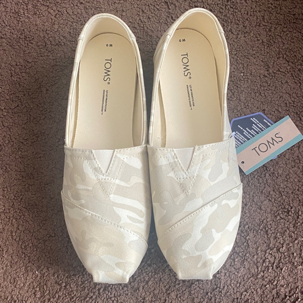 TOMS Women's Camouflage Cream Loafers